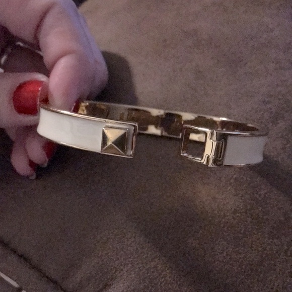 kate spade ivory hinged bangle bracelet with lock - Picture 3 of 5